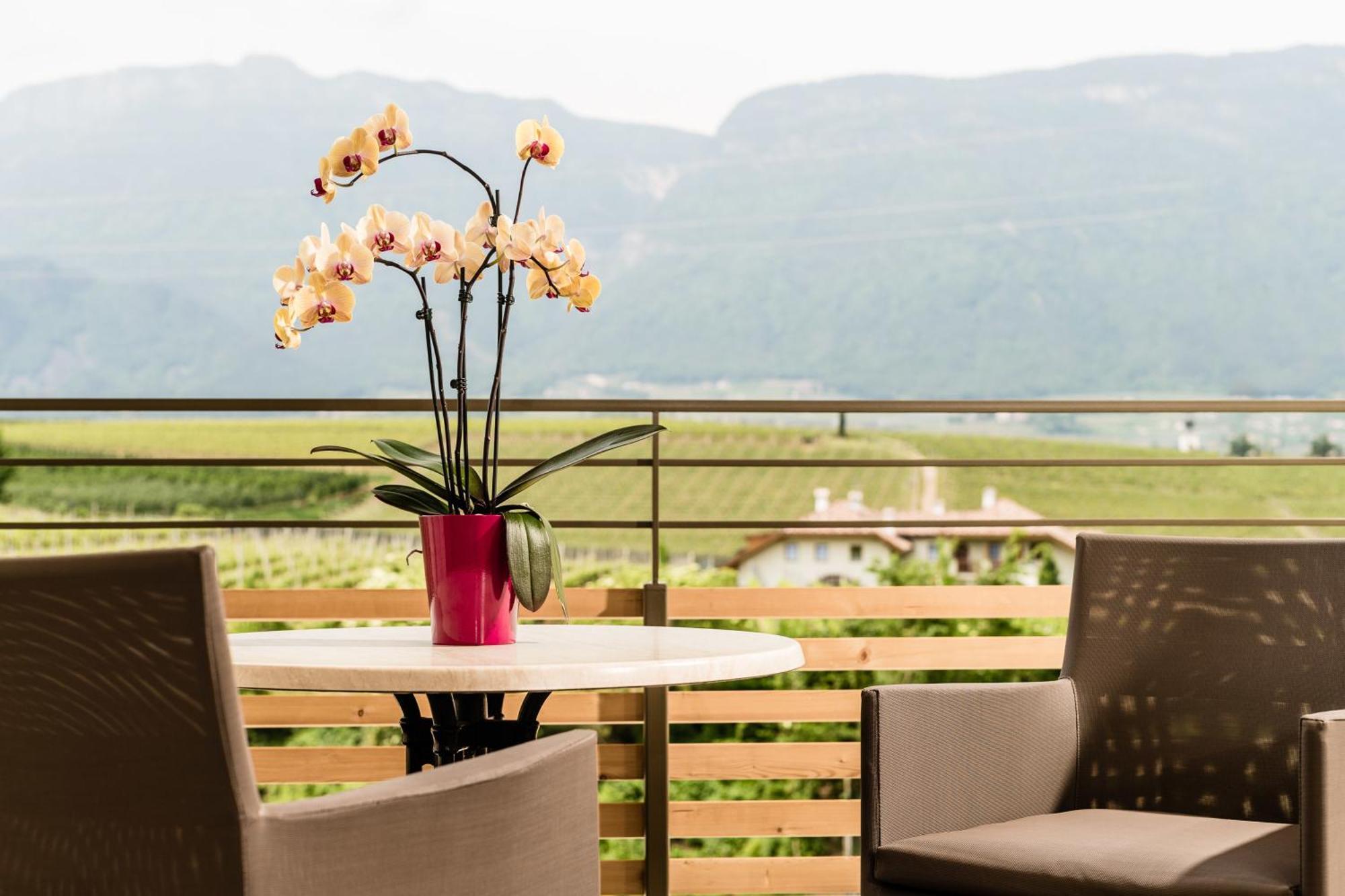 Hotel Girlanerhof Eppan an der Weinstraße Rum bild
