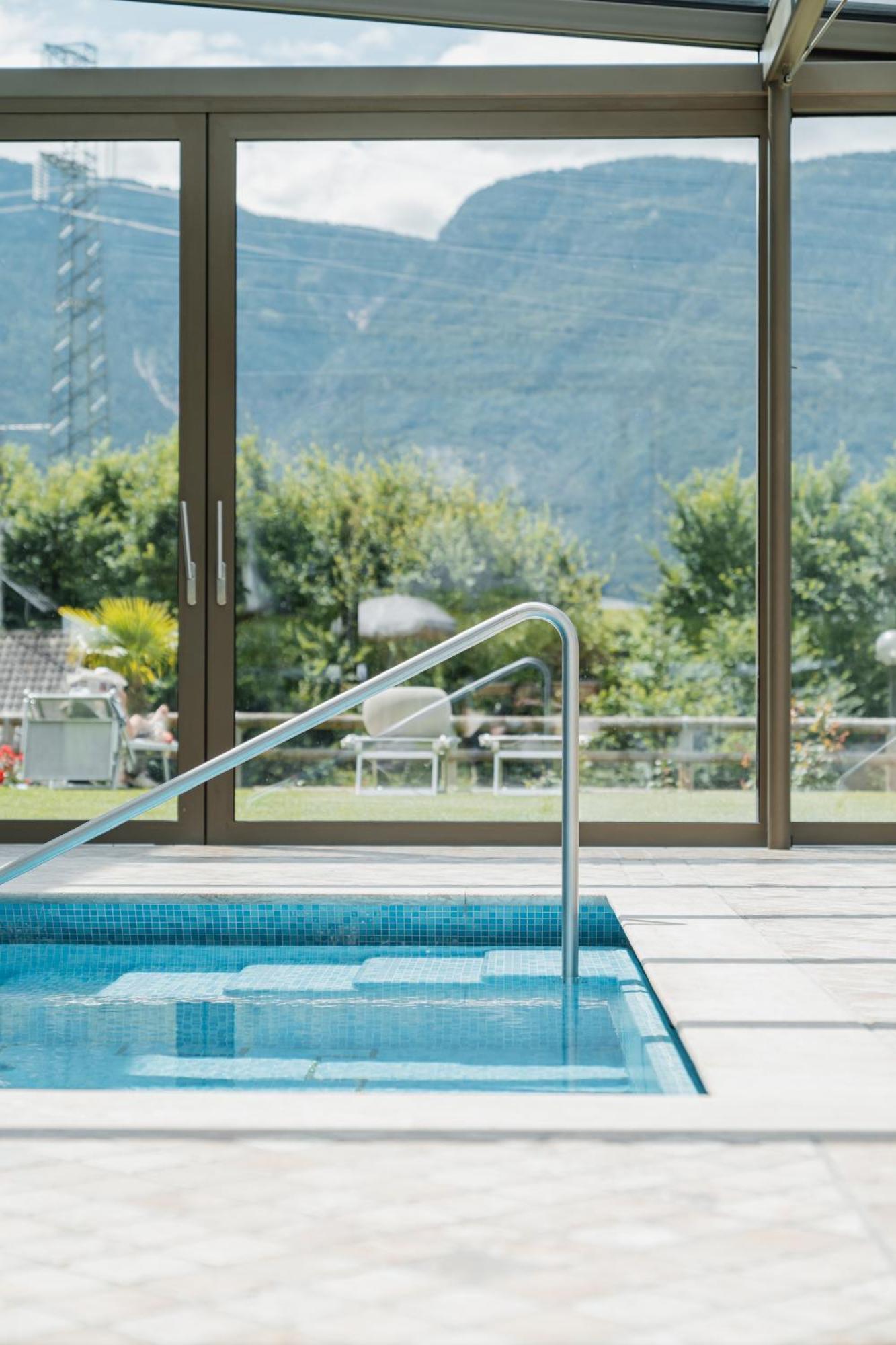 Hotel Girlanerhof Eppan an der Weinstraße Exteriör bild