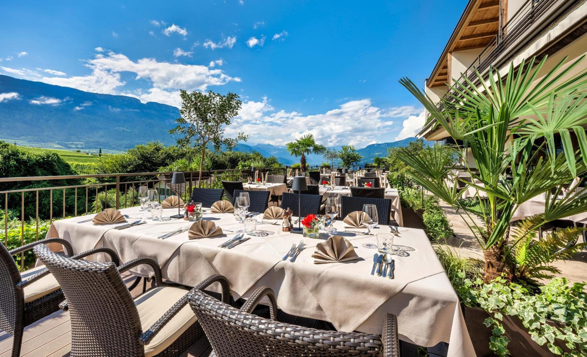 Hotel Girlanerhof Eppan an der Weinstraße Exteriör bild