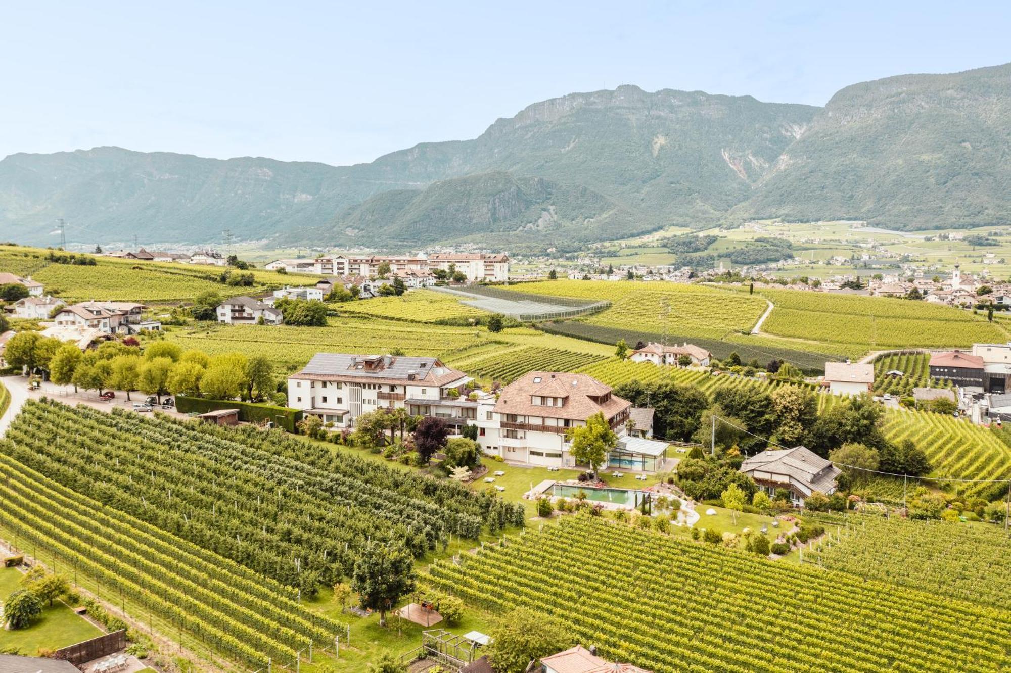 Hotel Girlanerhof Eppan an der Weinstraße Exteriör bild